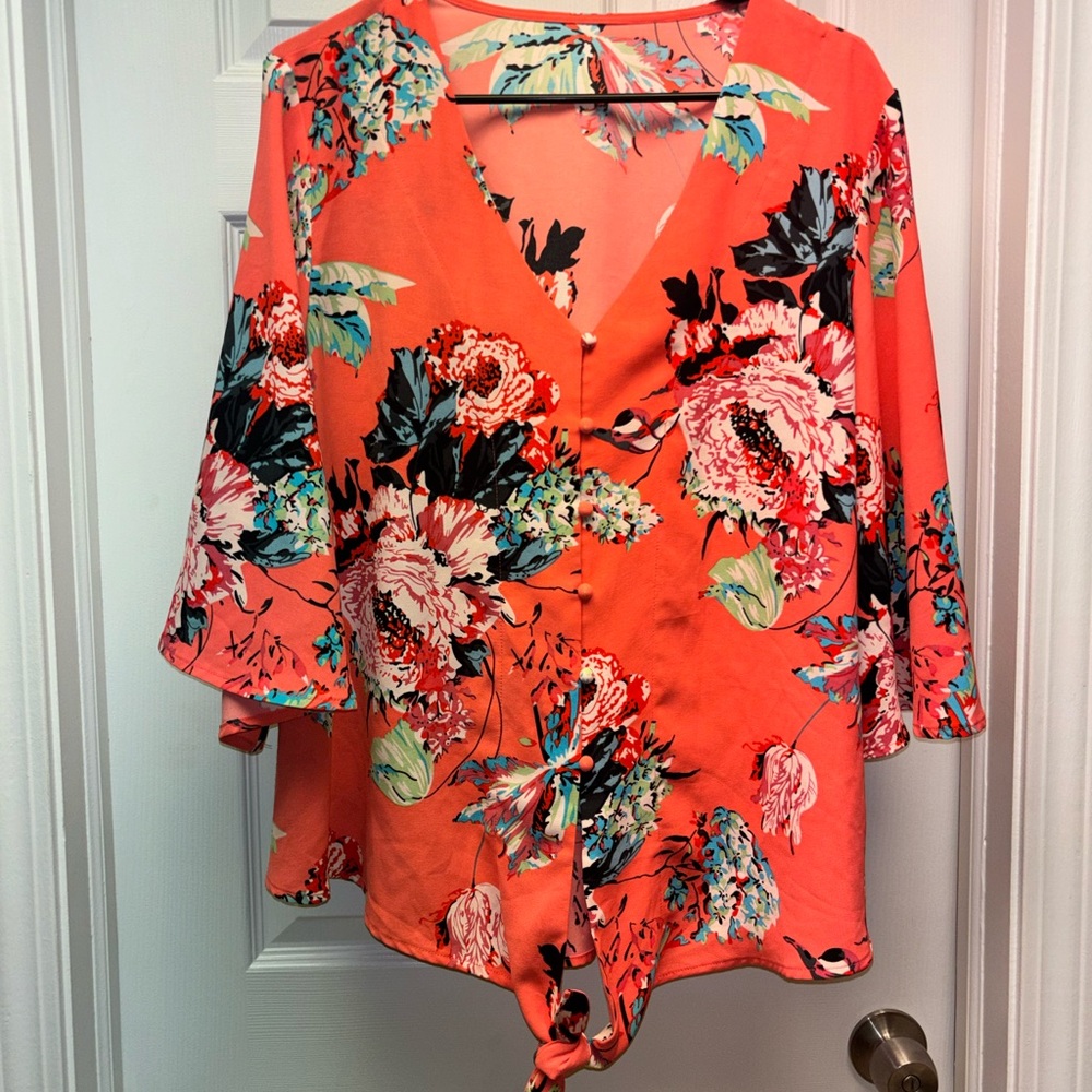 Floral Button-Front Tie-Hem Blouse – Size XL